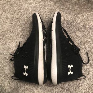 Woman’s Under Armour Athletic Shoes Size 6.5